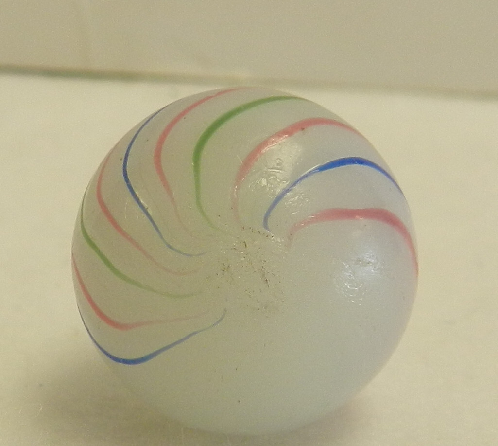 #17644m Vintage German Handmade Clambroth Marble With 3 Different Colored Bands