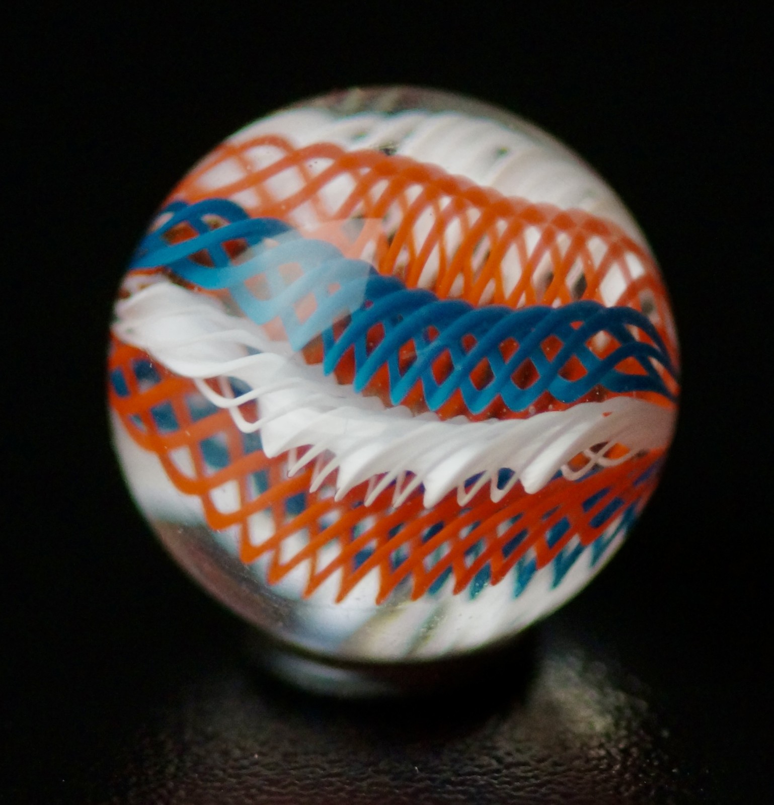 Bryan Trillas Glass Marble/Filigree Cane/UV Reactive/Red Blue White/0.8-0.9 inch