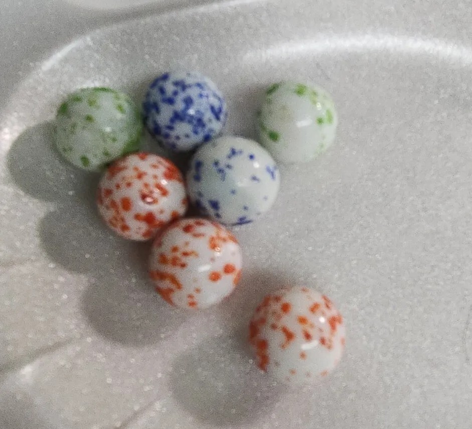 Speckled Marbles Glass 2 green 2 blue 3 orange standard size lot d1