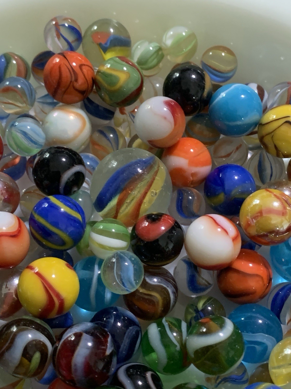 130 Assorted Marbles Mixed Lot Cats Eyes/ Peewees/Bloodies Etc,