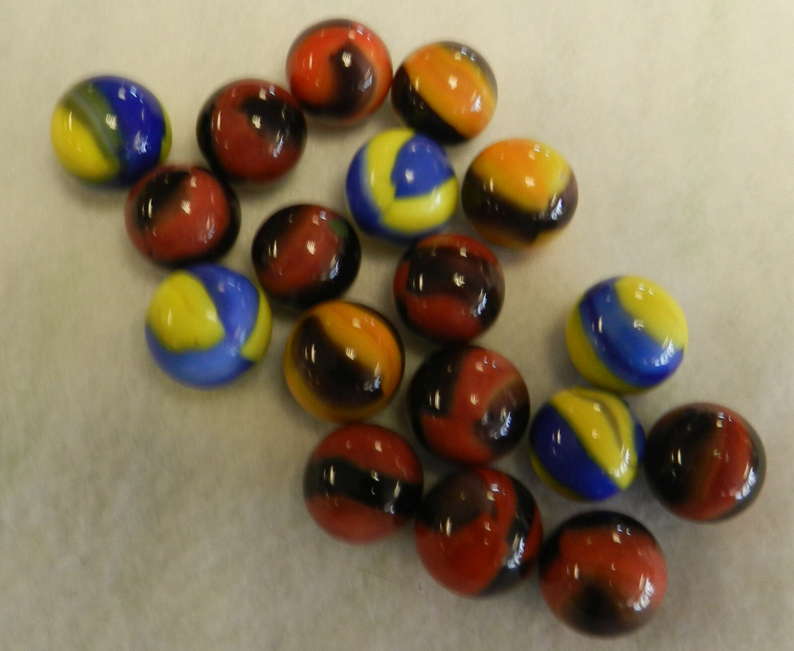 #18980m Mixed Vintage Group of 18 Nicer Marble King Marbles .61 to .65 Inches