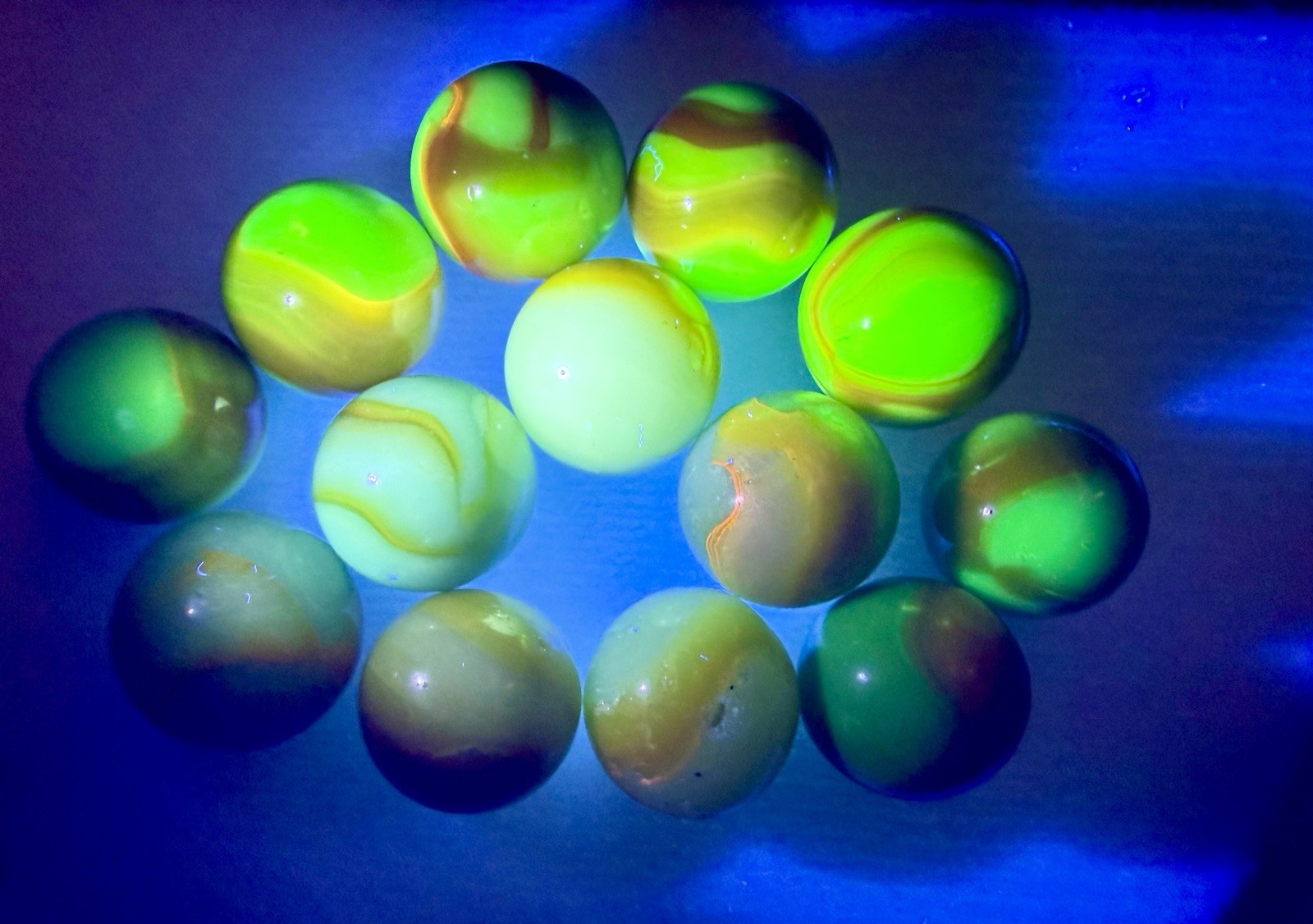 Vintage Akro Agate Slag Swirl Marbles – 13pc UV Reactive Oxblood Neon Orange