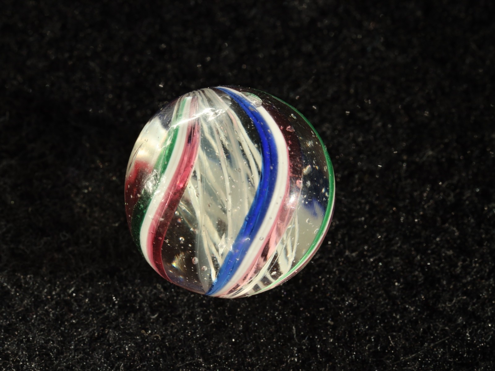 GORGEOUS German Handmade RED GREEN BLUE Latticinio Core Marble .74″ M Condition
