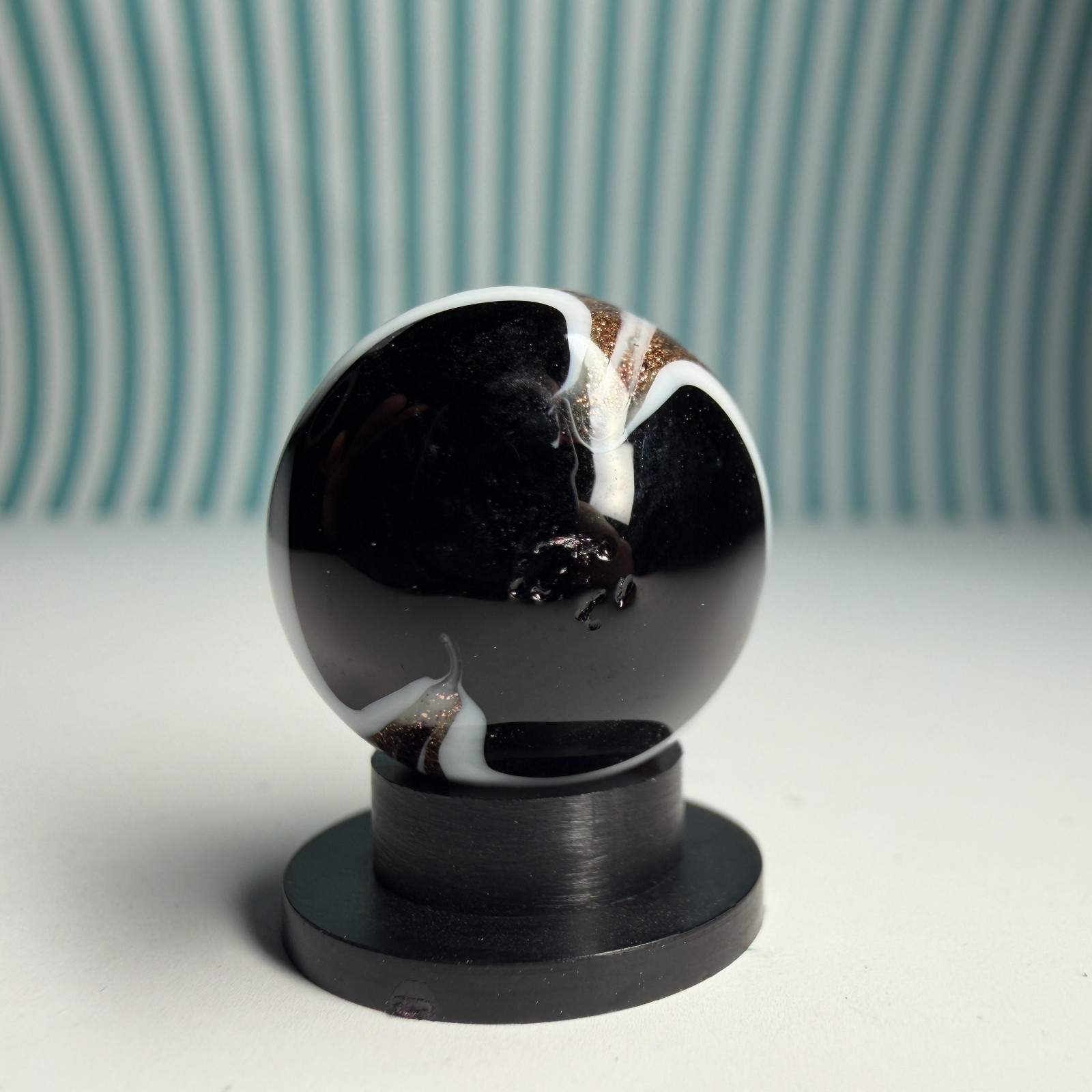 INSIGNIA Handmade Glass Marble Gold Lutz Crown Black Base 5/8″ + Stand