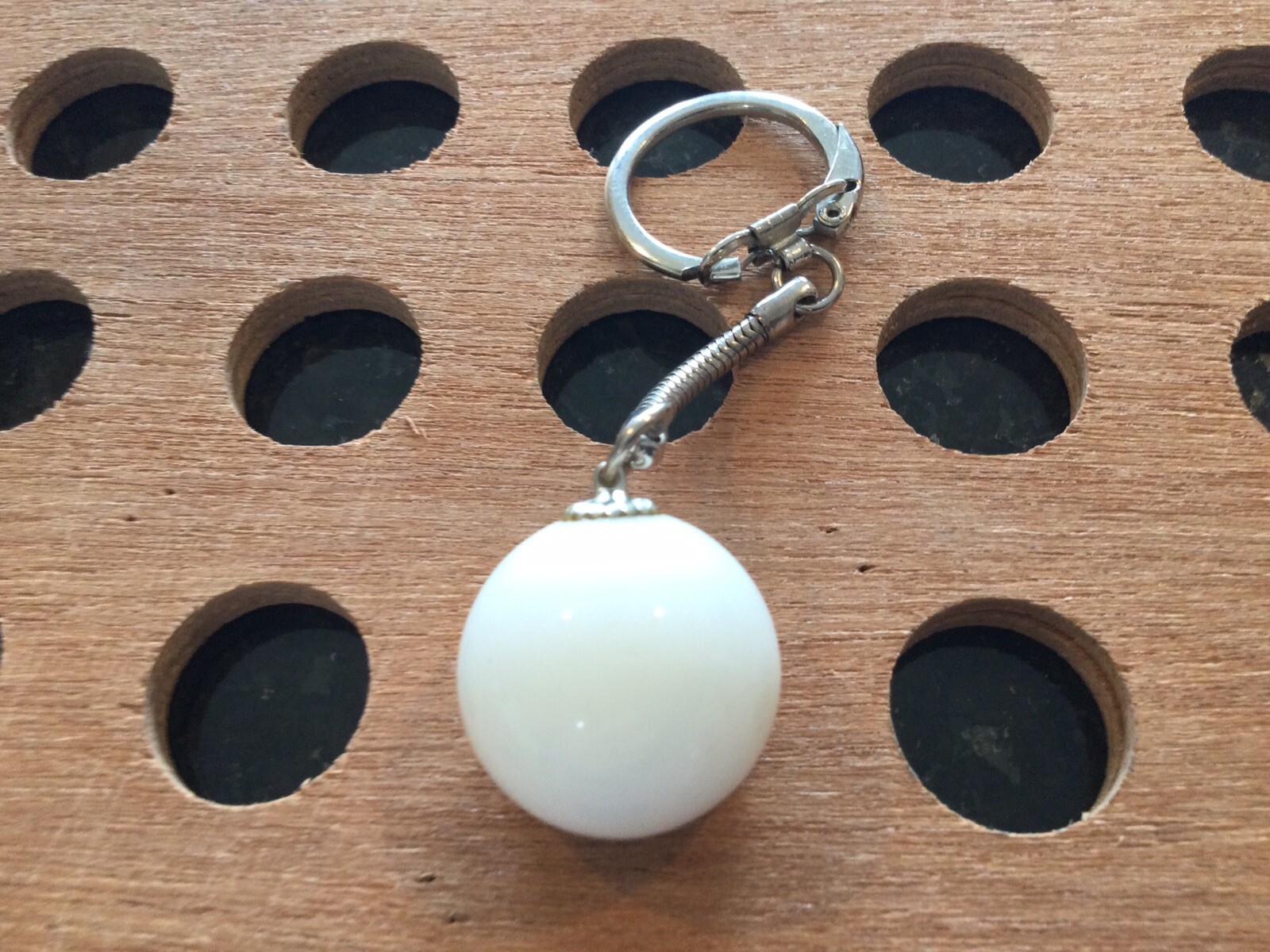 Vintage | Spades | Black Spades on White Marble Keychain