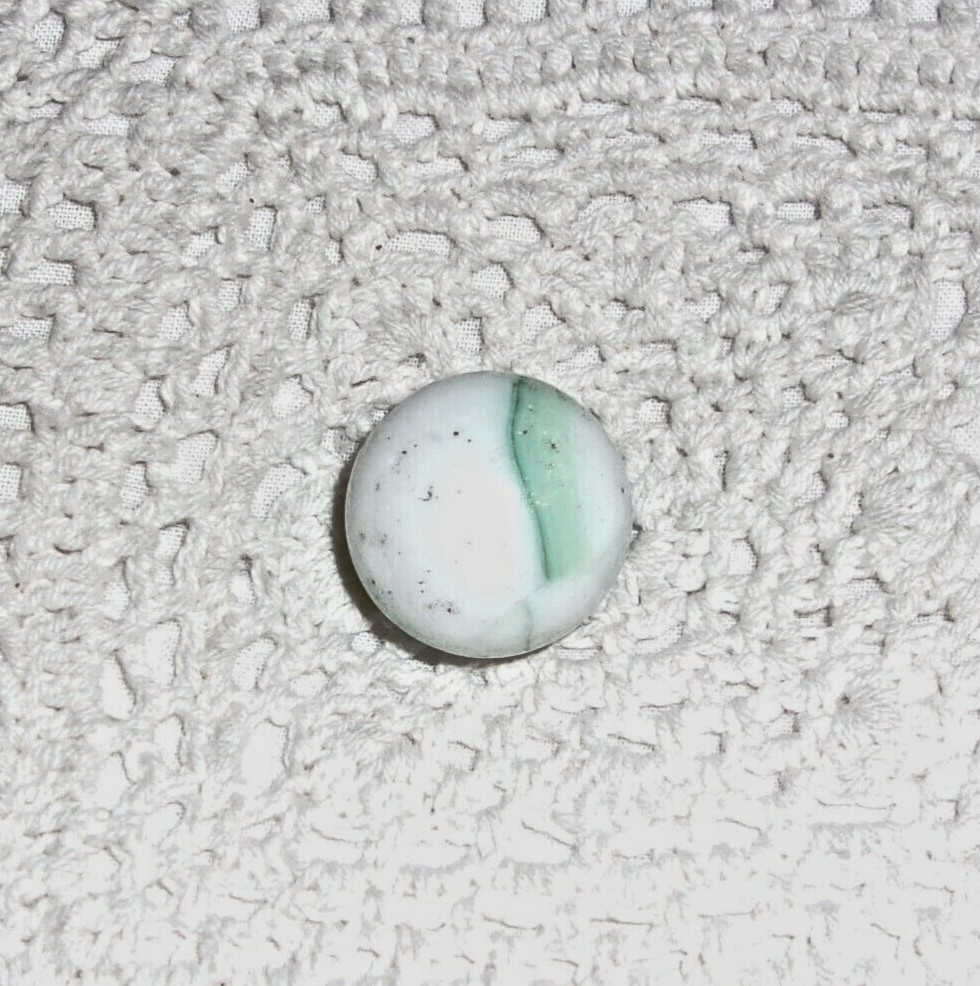 VINTAGE GREEN SWIRL MARBLE SHOOTER 7/8″ – 15/16″? LAWRENCE ALLEY PELTIER? ESTATE