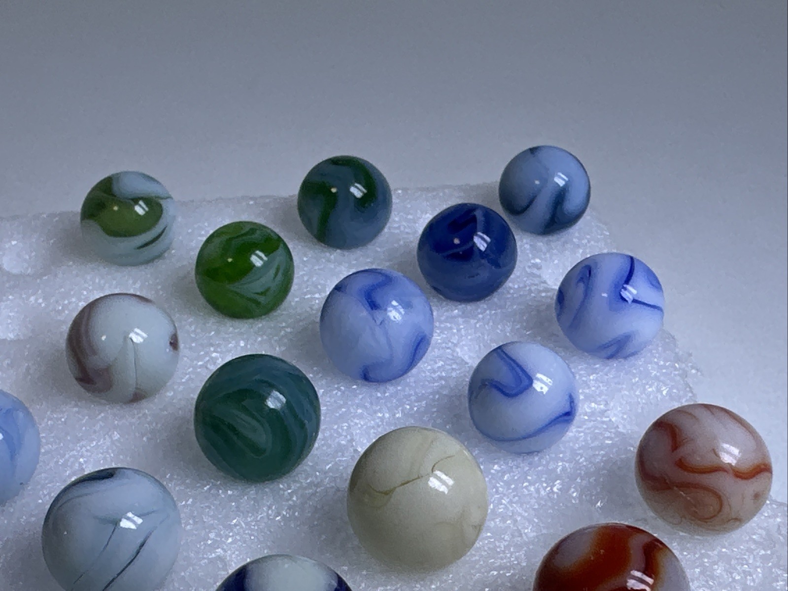 366 Lot Of 29 Vintage Cairo Swirl Marbles!