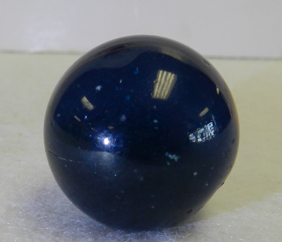 #20725m Rare Akro Agate Experimental Oxblood Patch Shooter Marble .95 Inches