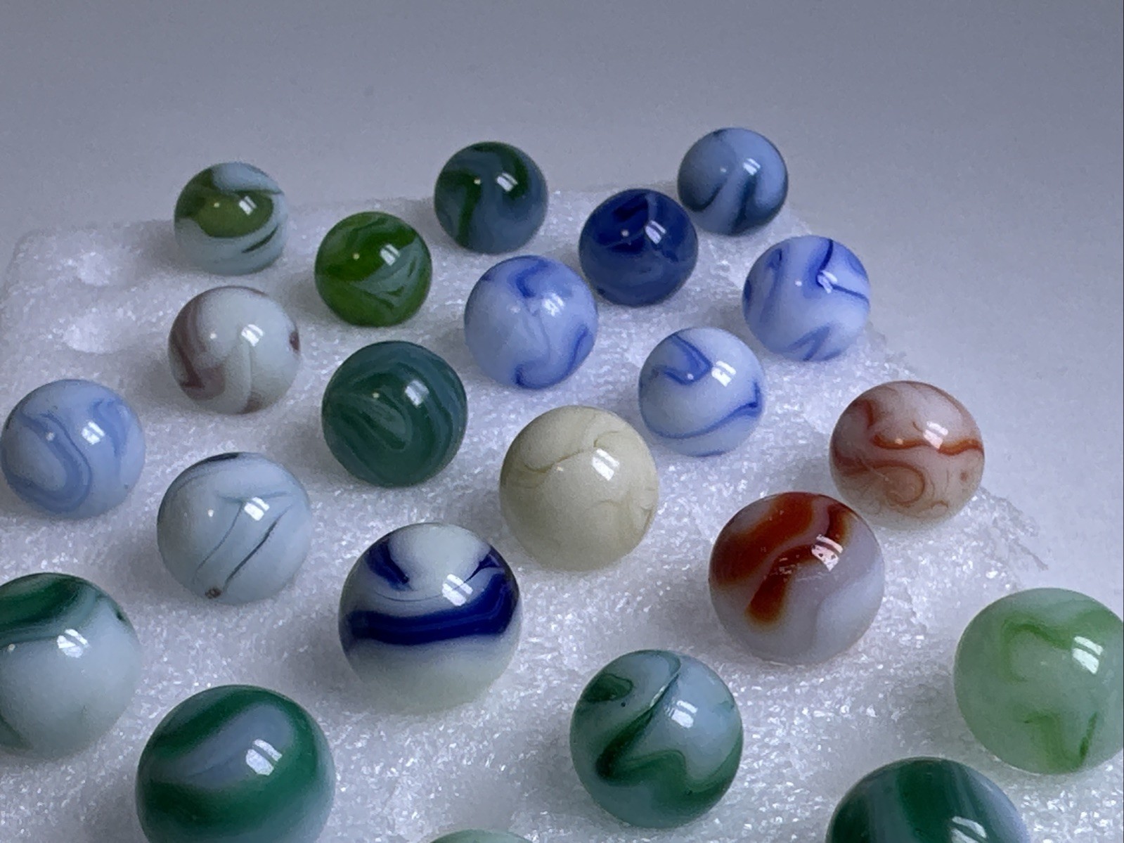 366 Lot Of 29 Vintage Cairo Swirl Marbles!