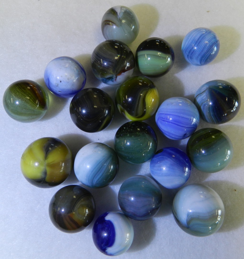 #20874m Vintage Group or bulk Lot of 18 Master Marble Marbles .66 to .77 Inches