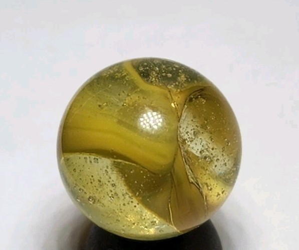 PELTIER GLASS CO. ‘GOLDEN NLR Cross Through’ .64″ Vintage Marble