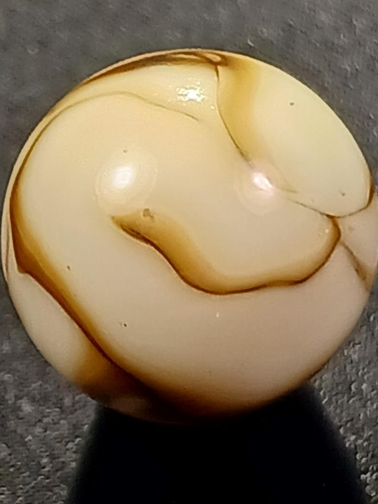Akro Alley .56″ Browns to Tan Pearl White Swirl Near Mint Serious Marble A151