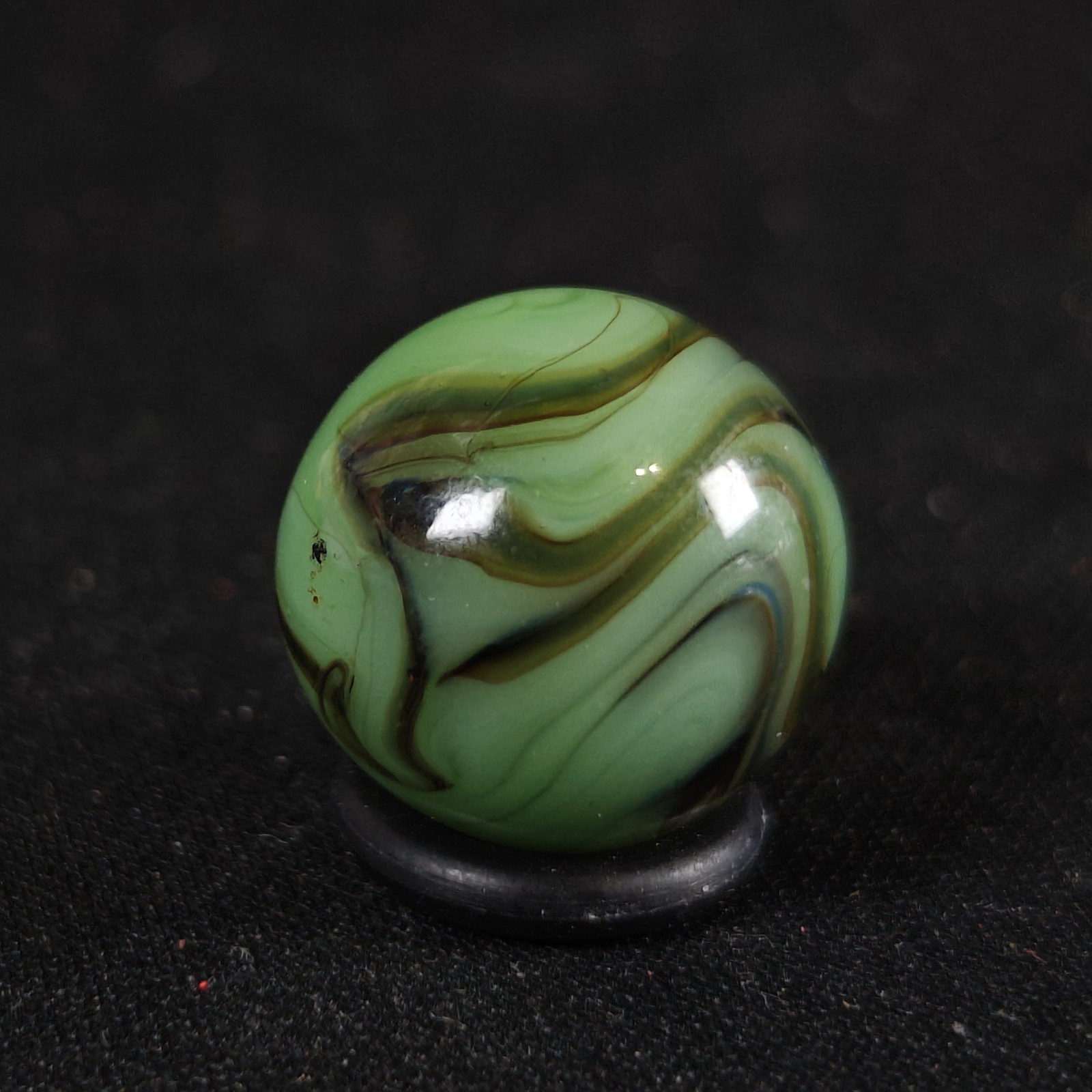 Vintage Marble – Alley Pistachio Green UV Reactive .64″