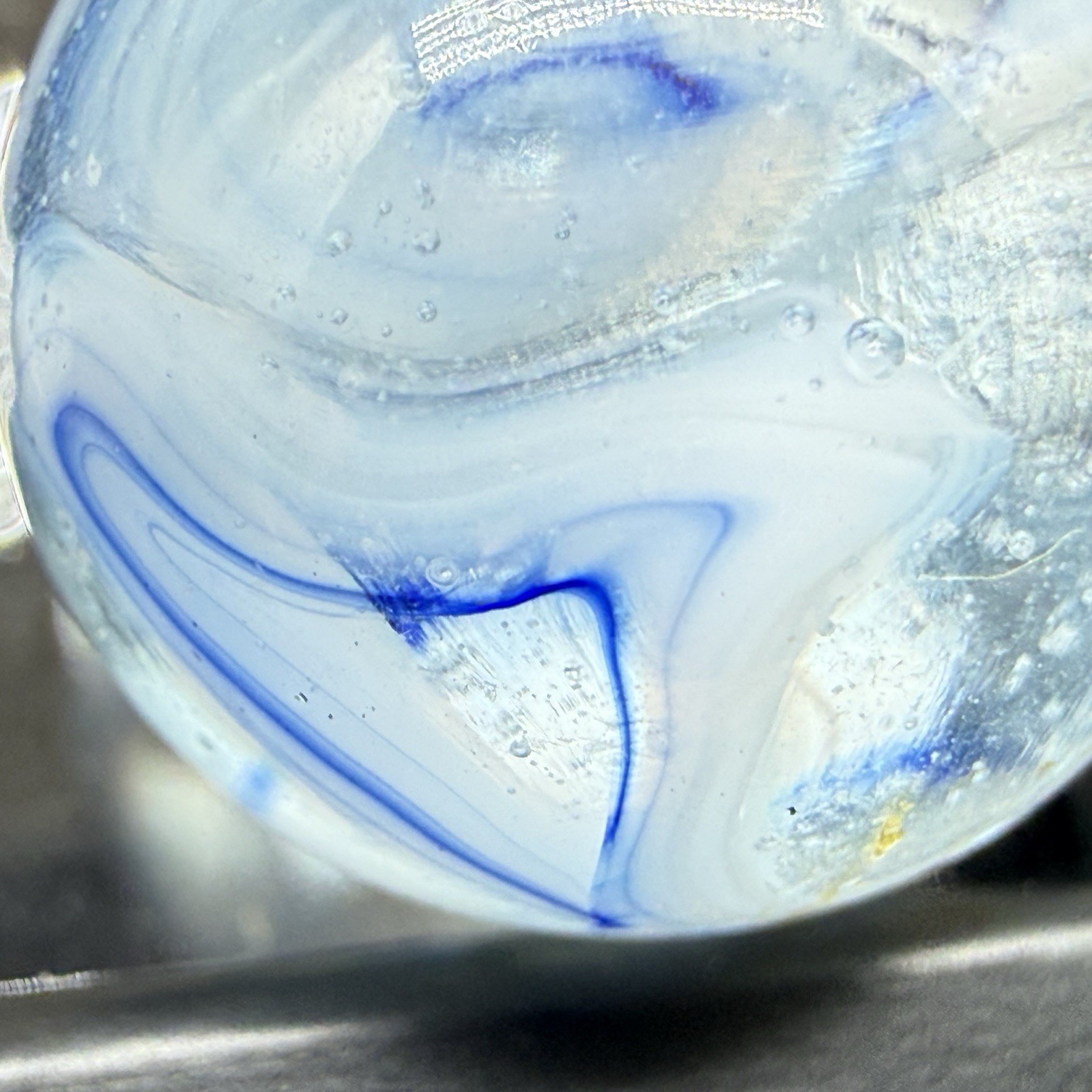 WV Alley Ravenswood Wirepool Swirl Marble NM Condition White And Blue .60”