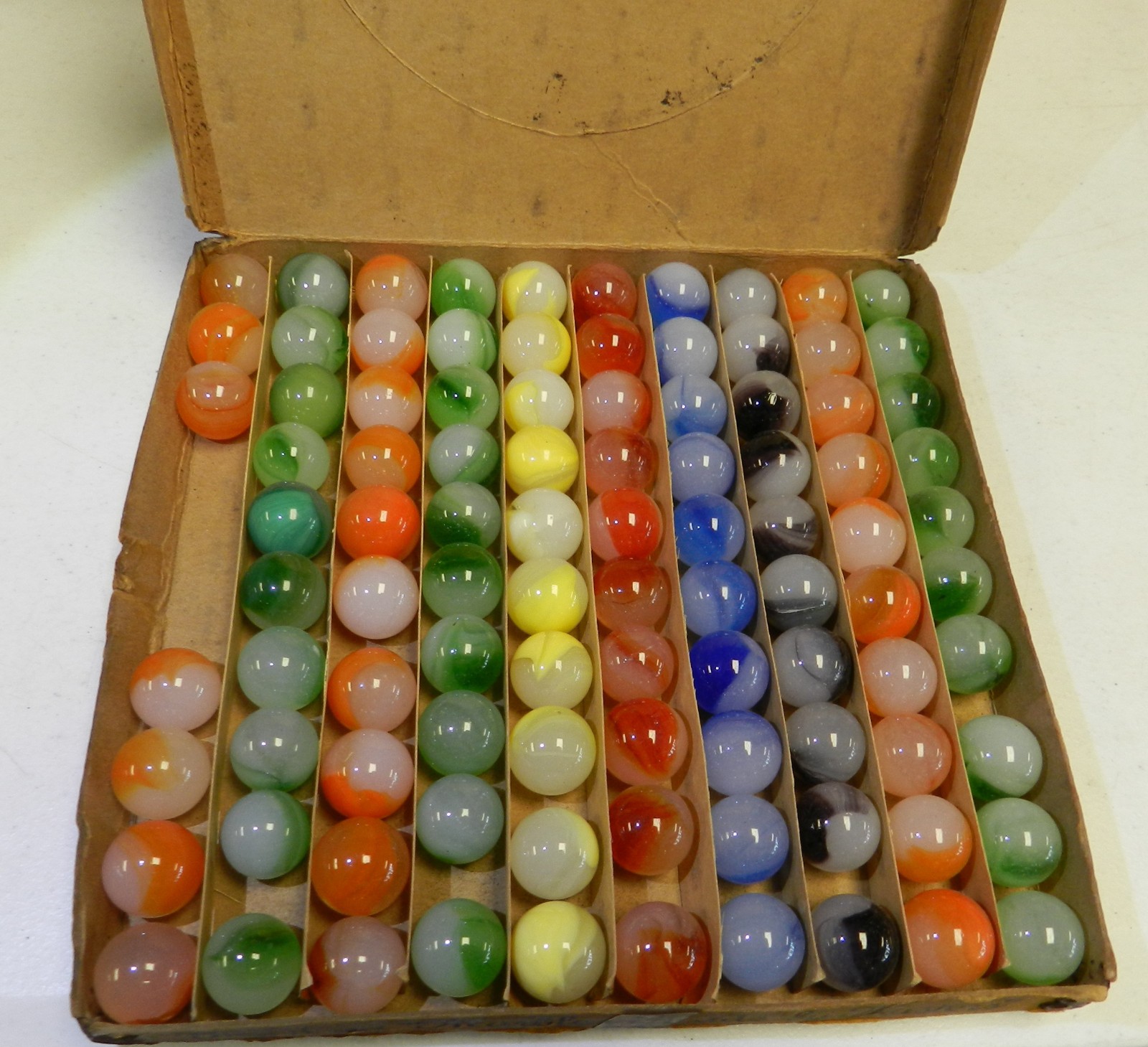 #20458m Vintage Master Marble Box
