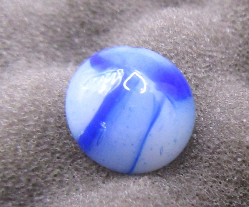 ANTIQUE PELTIER GLASS MARBLE. RAINBO BLUE 5/8″ UV Pre-1938