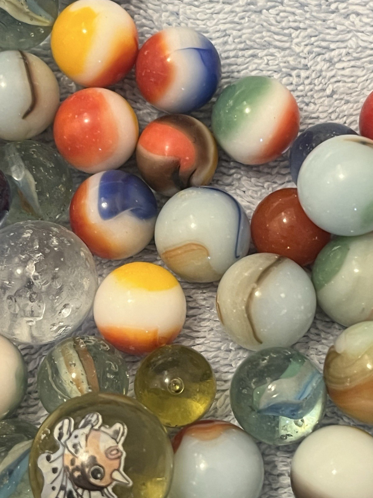 Jar of Vtg Marbles Beach Ball Cat Eyes Glass Shooters Mixed Lot 130 Various Cond