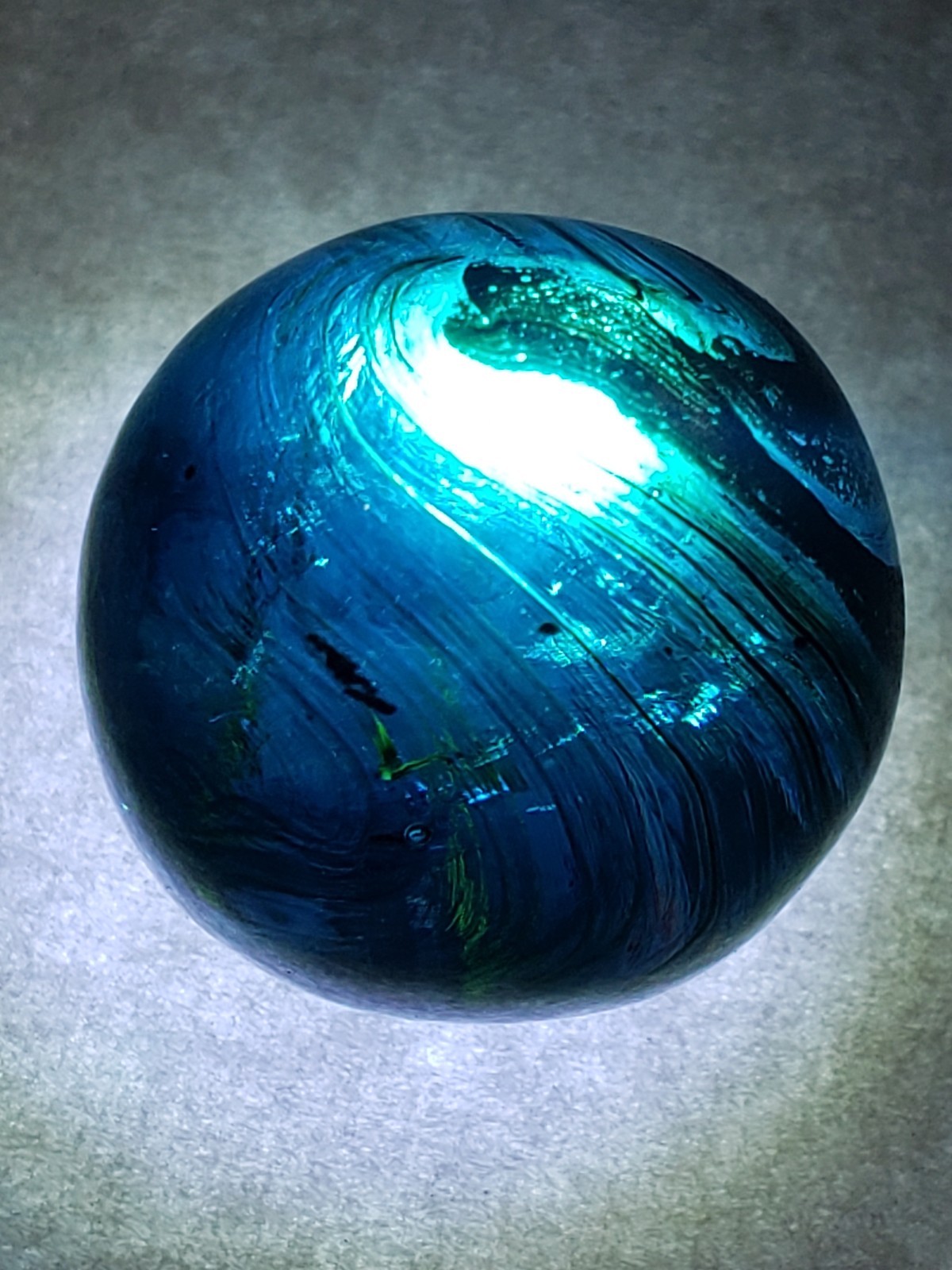 RARE EARLY Akro Agate Blue Bubble Base METALIC 9 OXBLOOD HYBRID WET MINT SZ 5/8