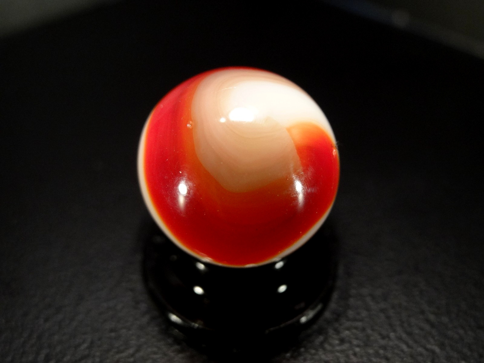 AKRO AGATE TRI COLOR RED-PURPLE-WHITE Rich colors