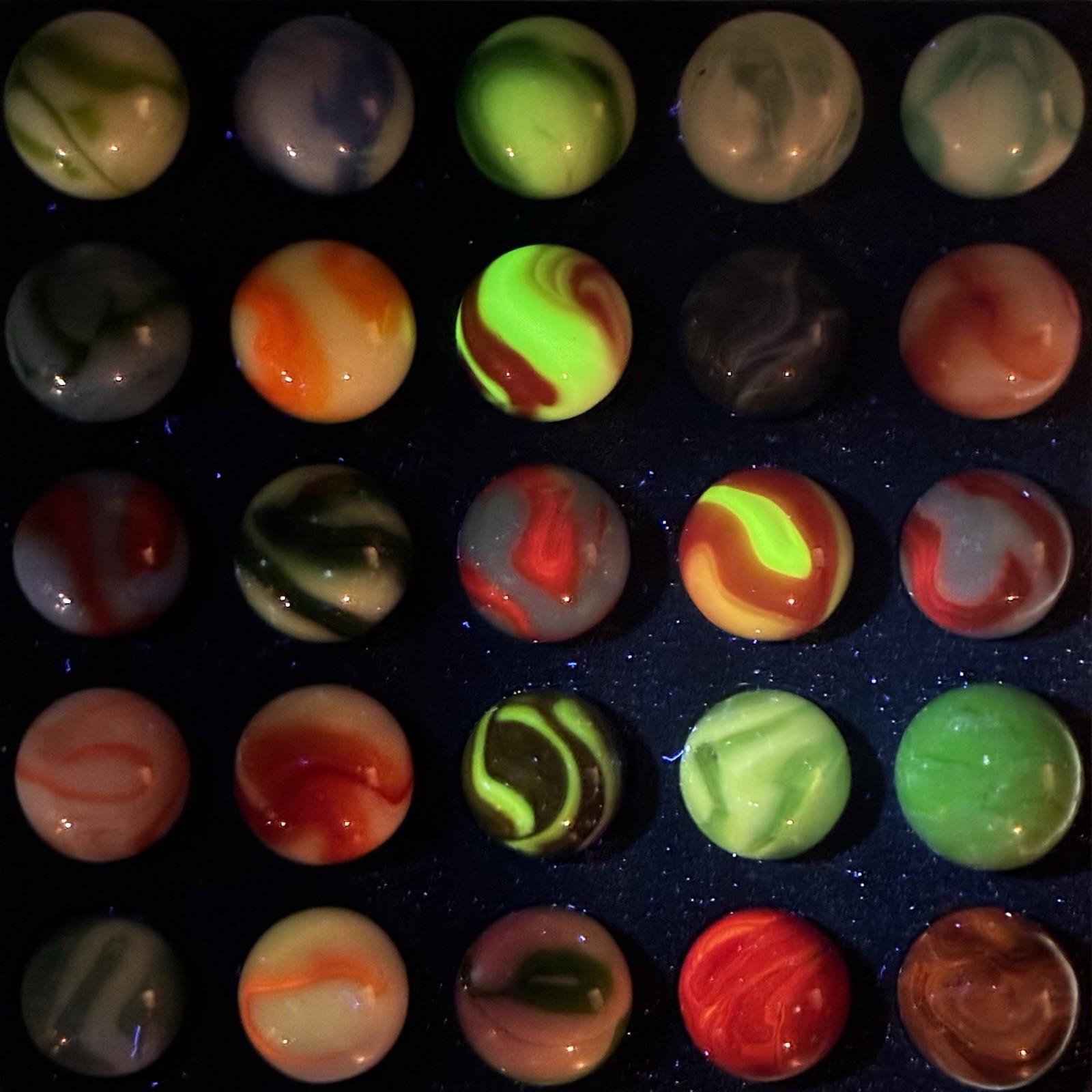 🎲 25 Pieces – Vintage Swirl Marbles | Alley/Champion Etc. NM-M .59-65” | UV