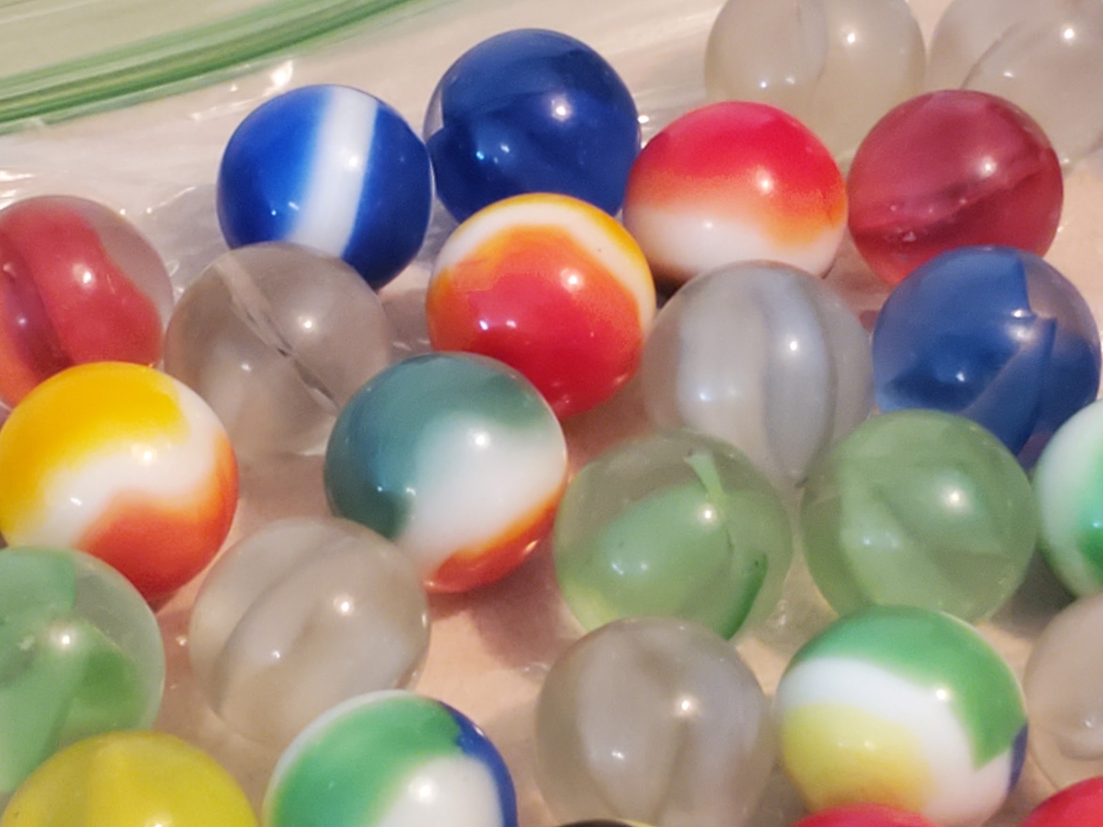 Vintage 1960s Marbles LOT (37) in Leather bag with drawstring. EXC Cond.