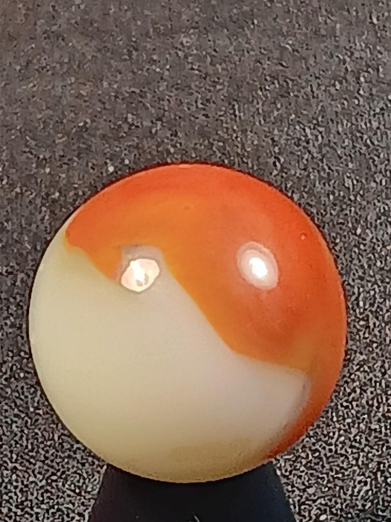 5/8″ Peltier Vitro Chili Red Patch Pearl White Near Mint Serious Marble A700