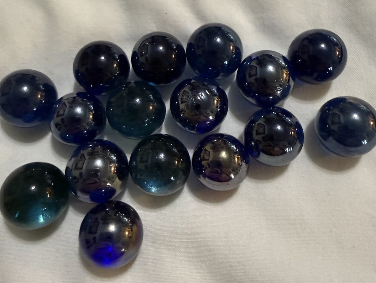 MARBLE LOT Of 16 BLUE LUSTER FINISH MARBLES 14-15mm