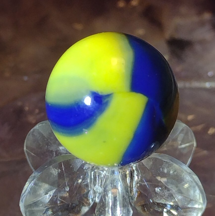 .63″ NM VINTAGE MARBLE KING MARBLES- UNIQUE BLUE