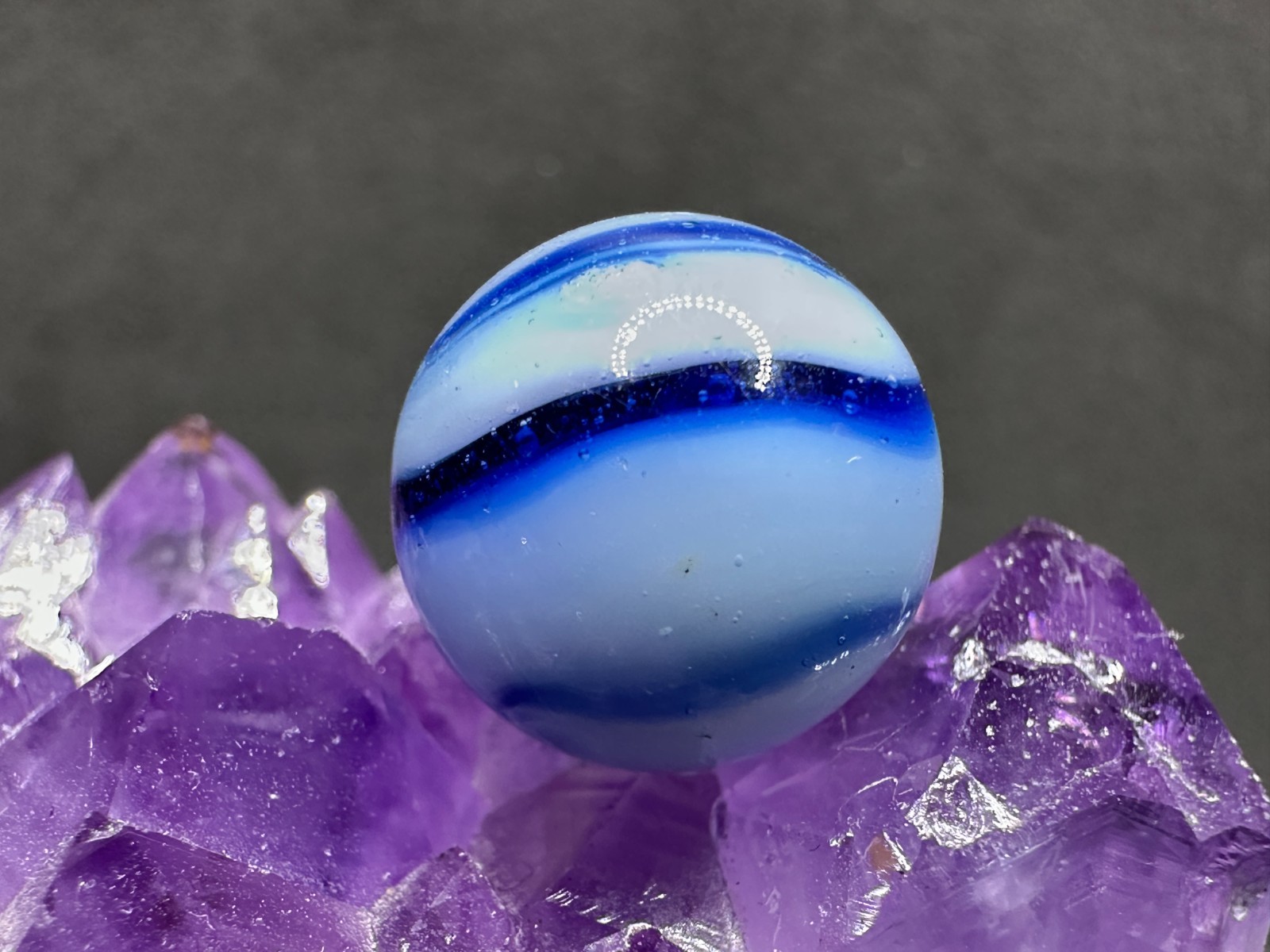 Vintage Peltier Glass Rainbo SIX FINGER Marble – Blue & White – .60″ NICE!