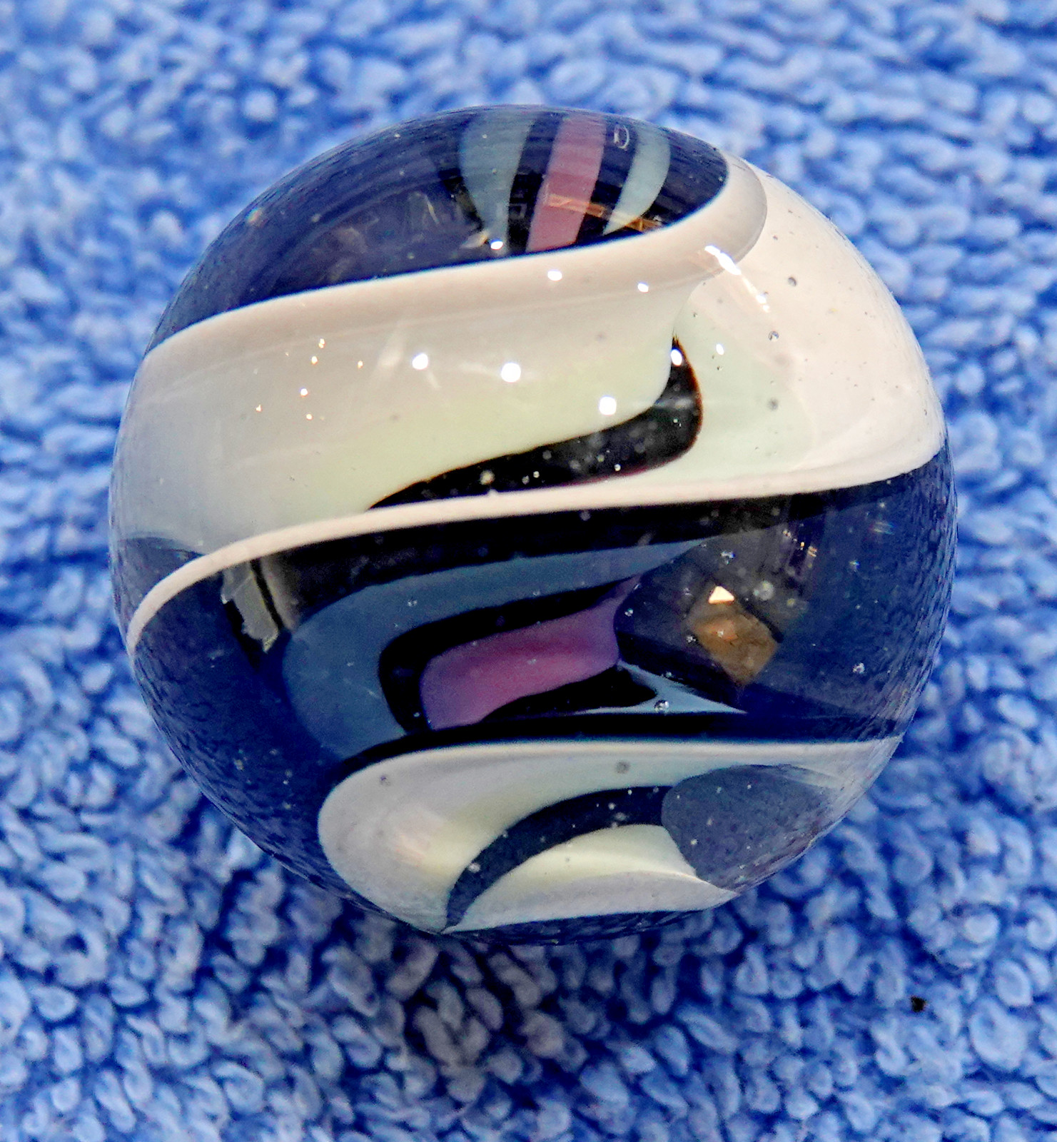 1.25″ BEAUTIFUL CONTEMPORARY ART MARBLES – MC SOLID CORE SPIRAL- NM+
