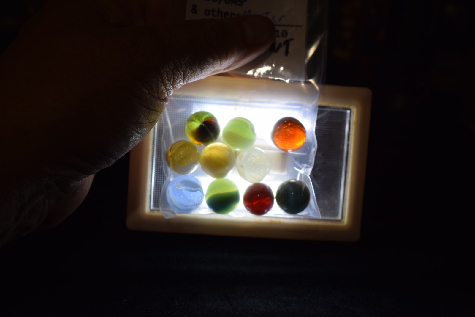 🧐👉Beautiful collector’s Lot of 10 vintage Master Marbles size .625″ MINT👈🧐