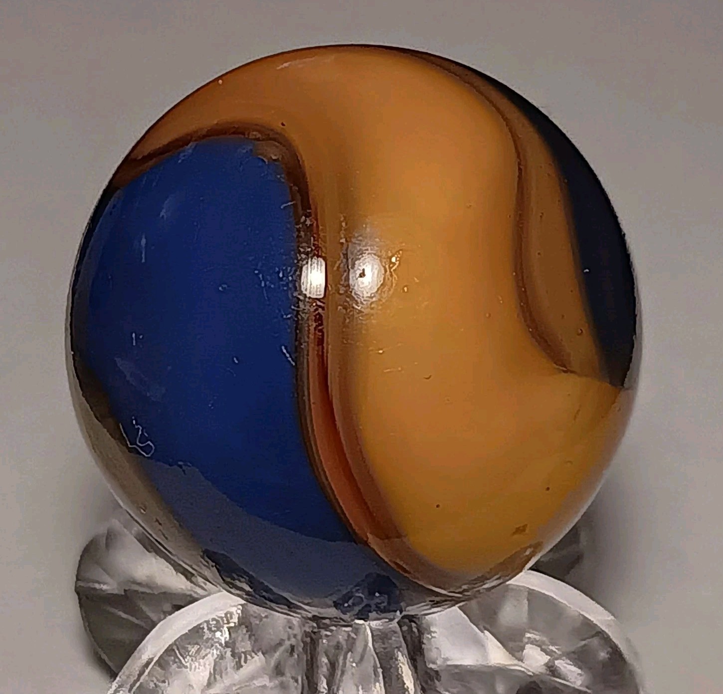 Akro Agate “Jolly Rodgers” Corkscrew Marble. .89″ NM+ HTF – BIG BOY