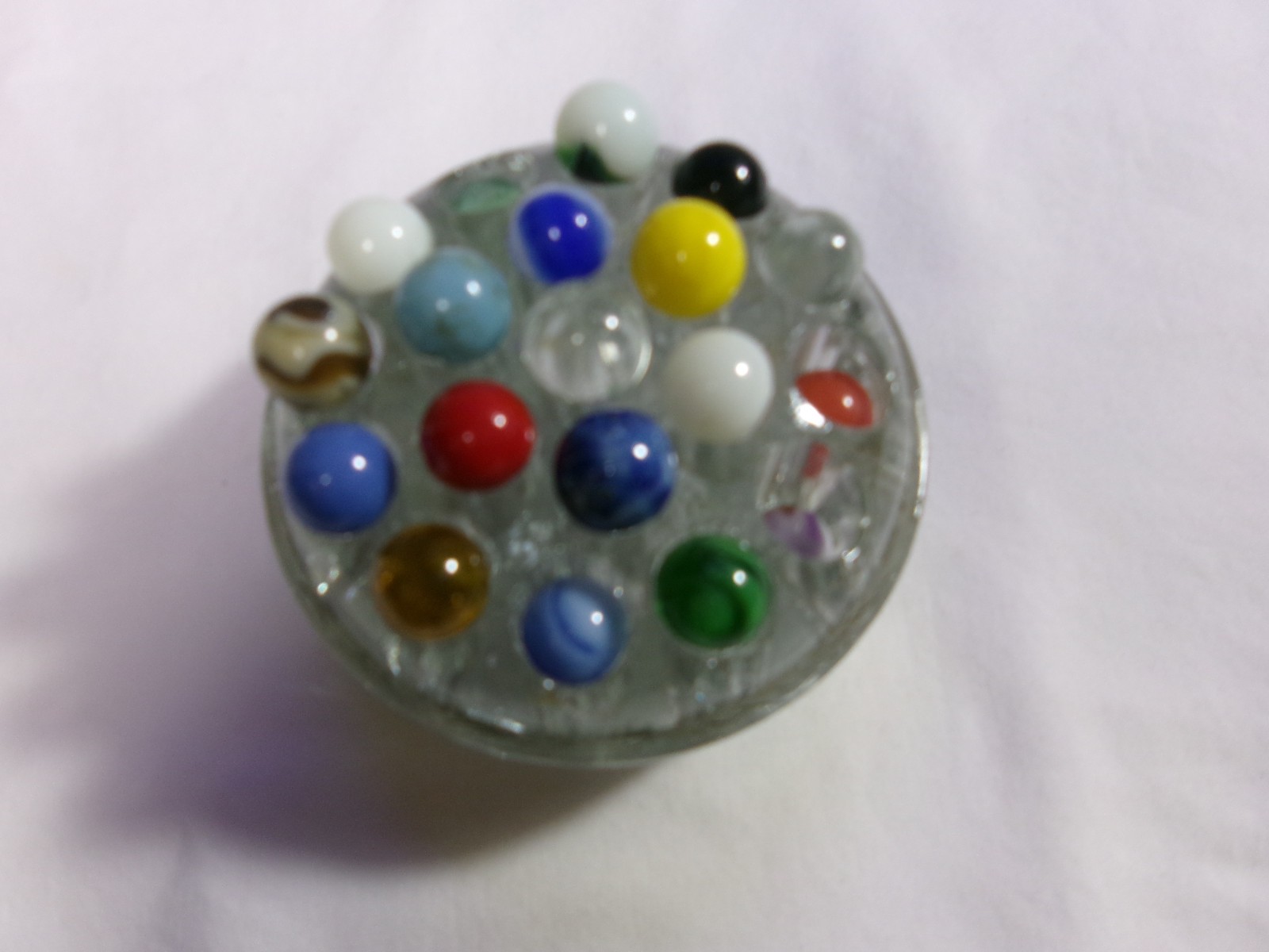 Lot Of 19 Pee Wee Marbles In 19 Hole Clear Glass Frog