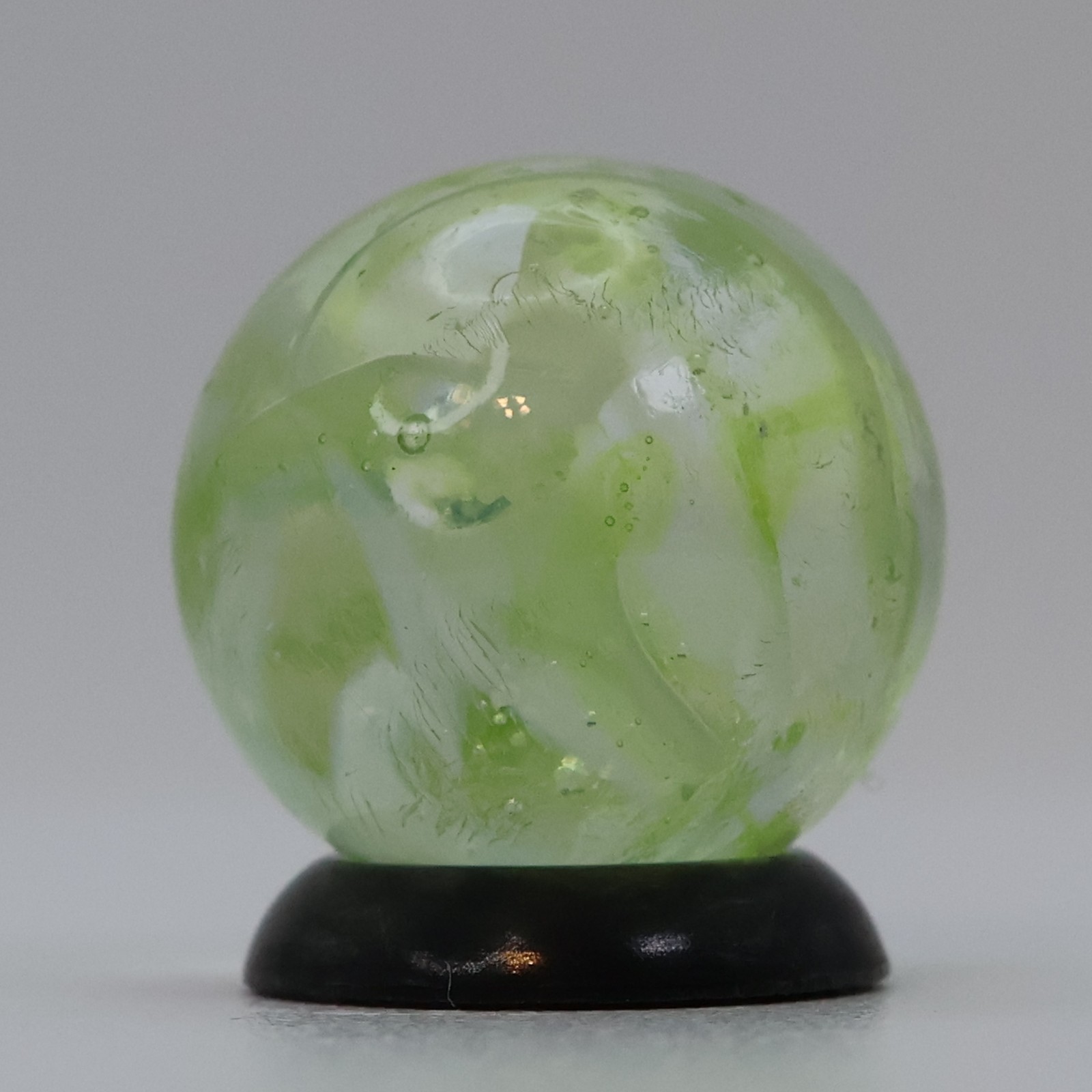 5/8″ Veiligglas Yellow translucent Marble, NM+ small cold crease