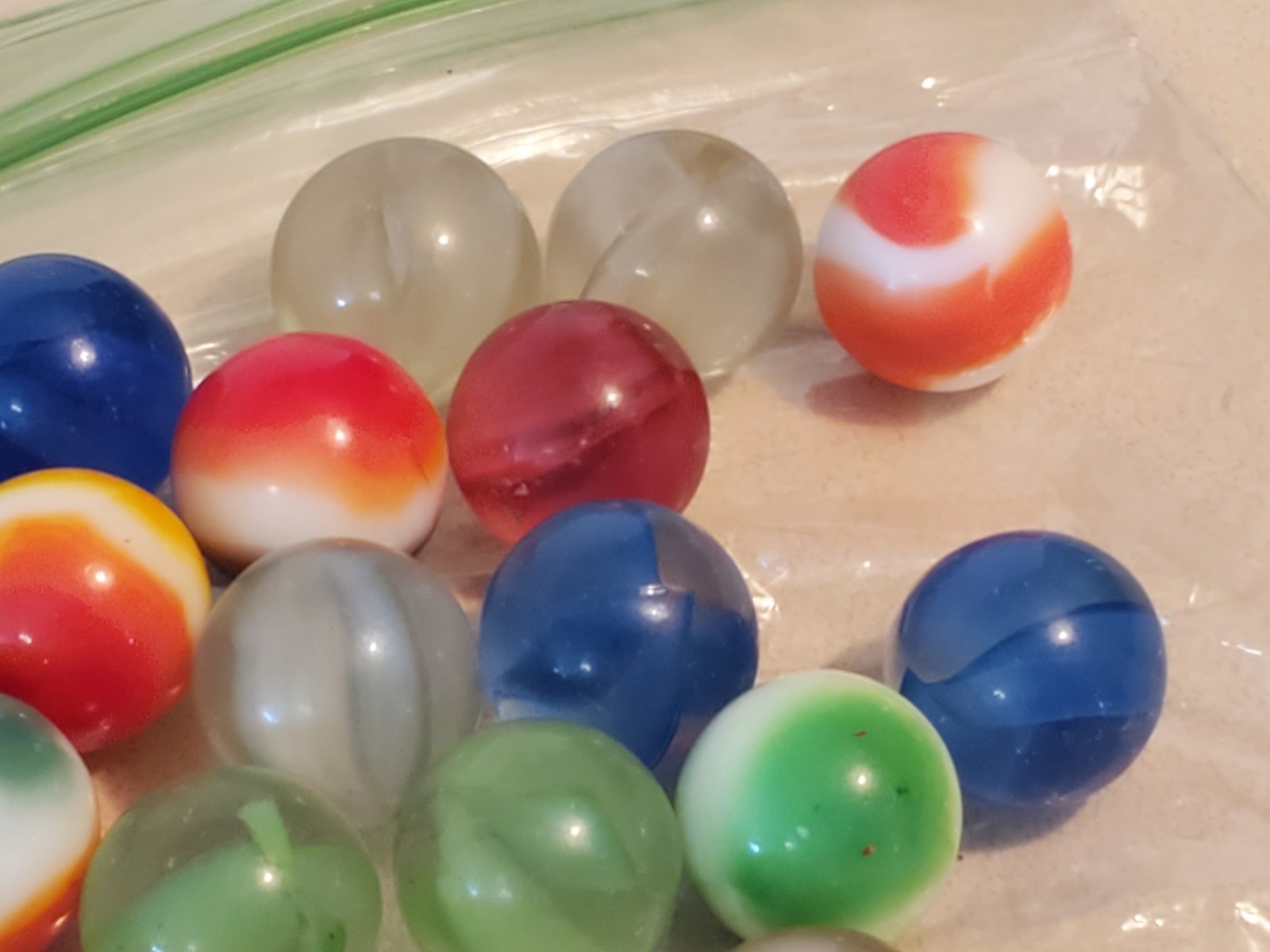 Vintage 1960s Marbles LOT (37) in Leather bag with drawstring. EXC Cond.