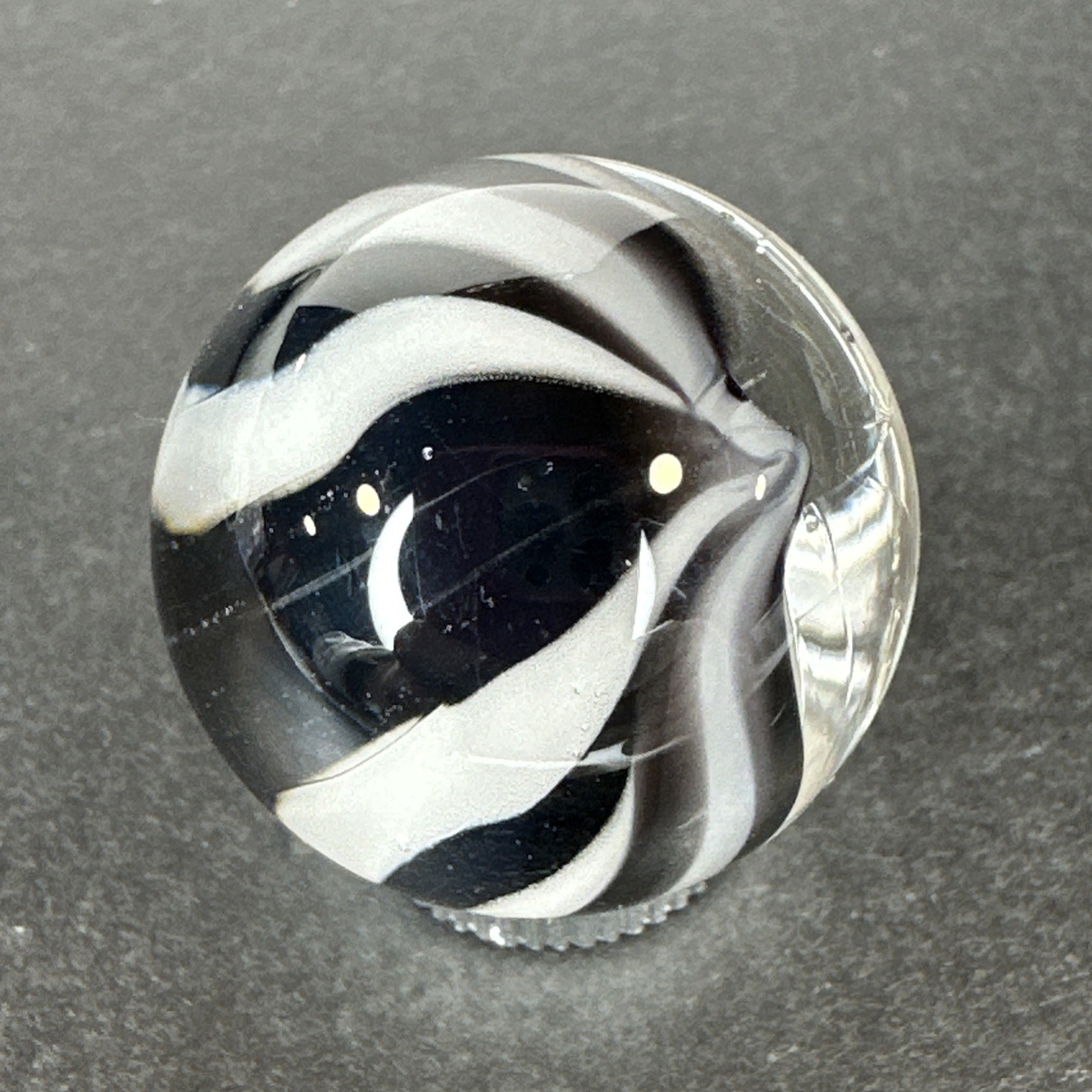 Contemporary Handmade Art Glass Marble .99″ Black White Double Sided Core MIB