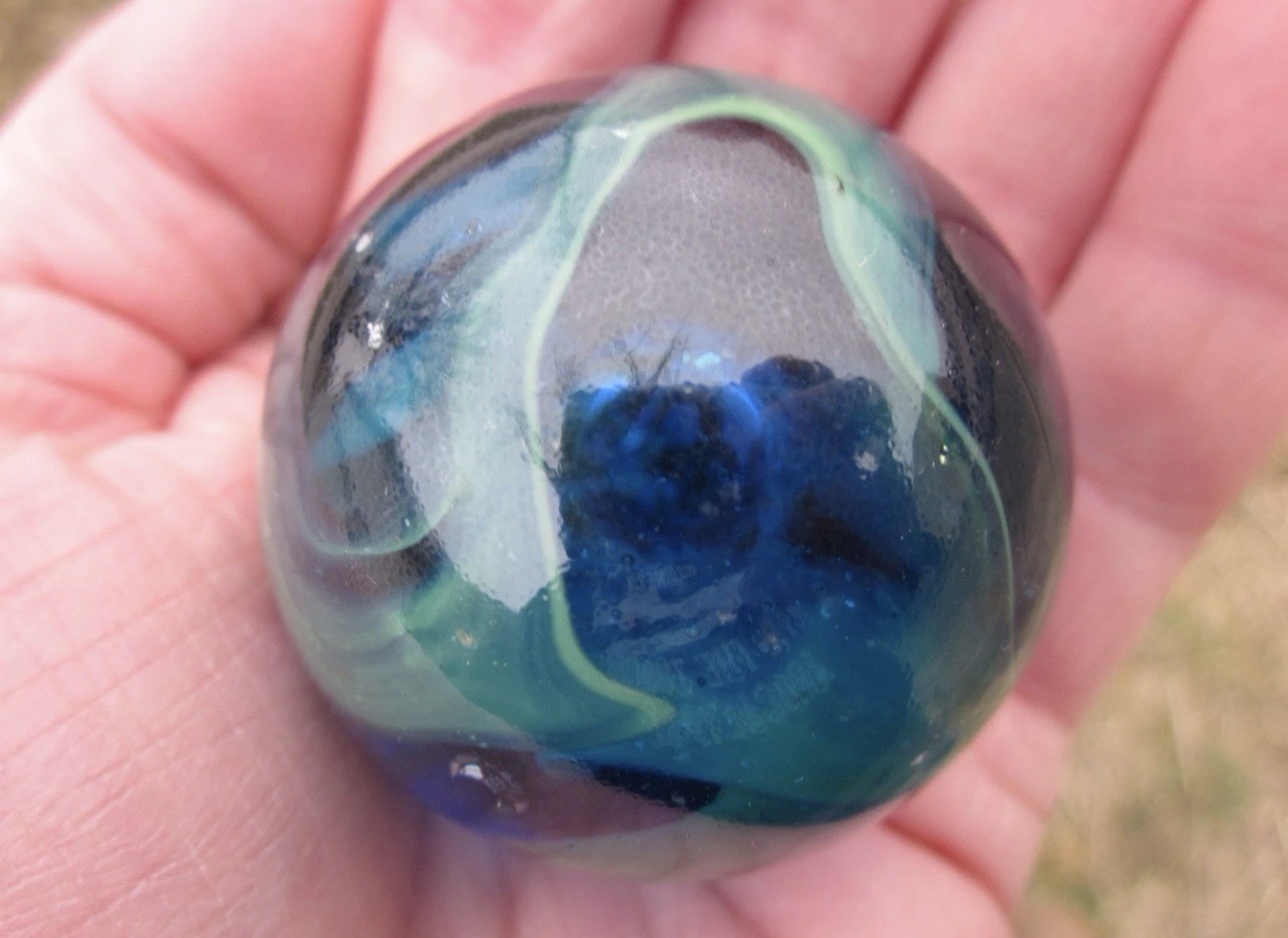 TOE BREAKER 50mm (2″) SEA TURTLE clear Blue/Green Marbles glass ball HUGE Swirl