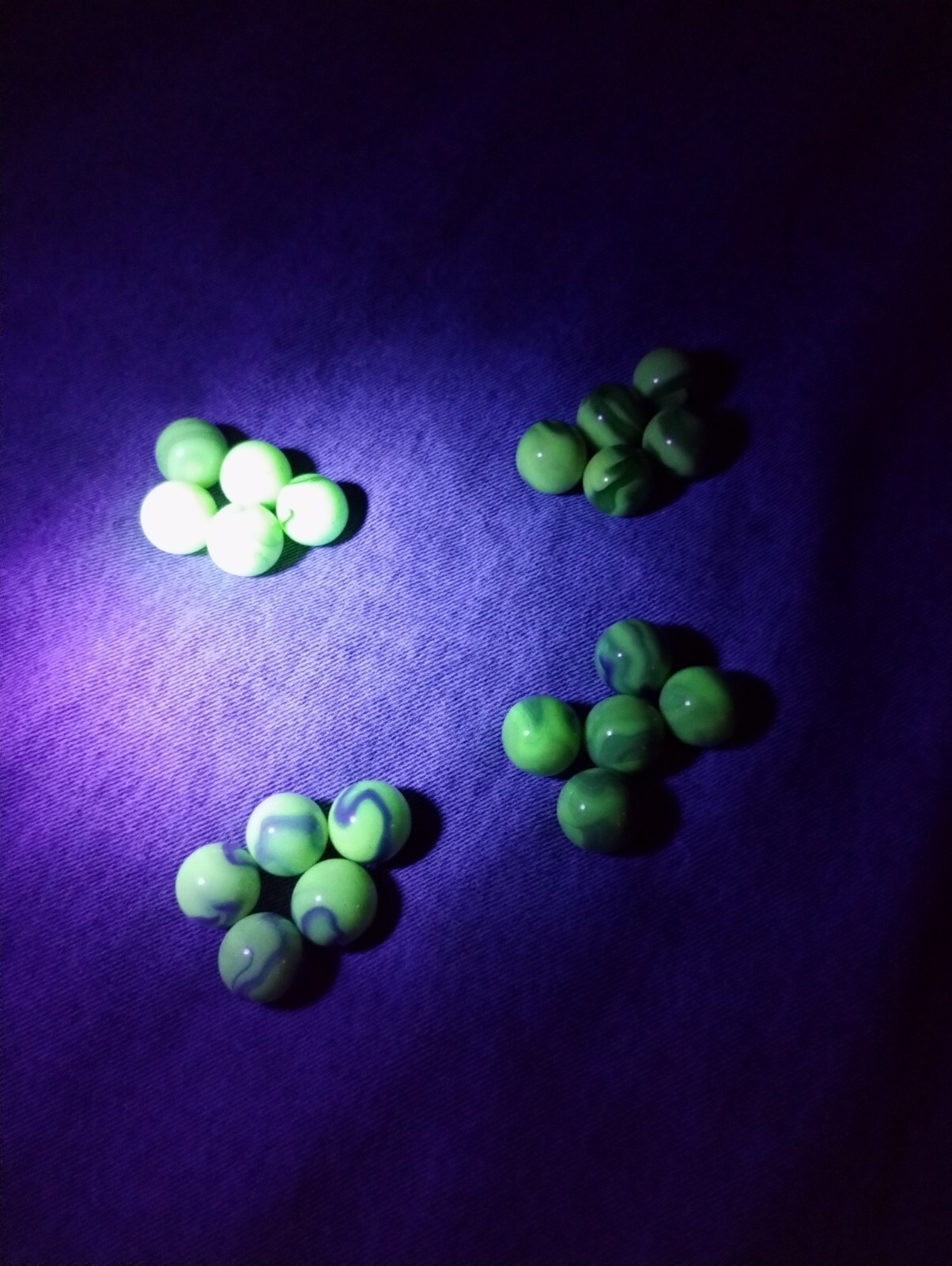 Jabo 20 Florescent Burmese Ultraviolet UV Reactive Fenton Uranium Glass Marbles