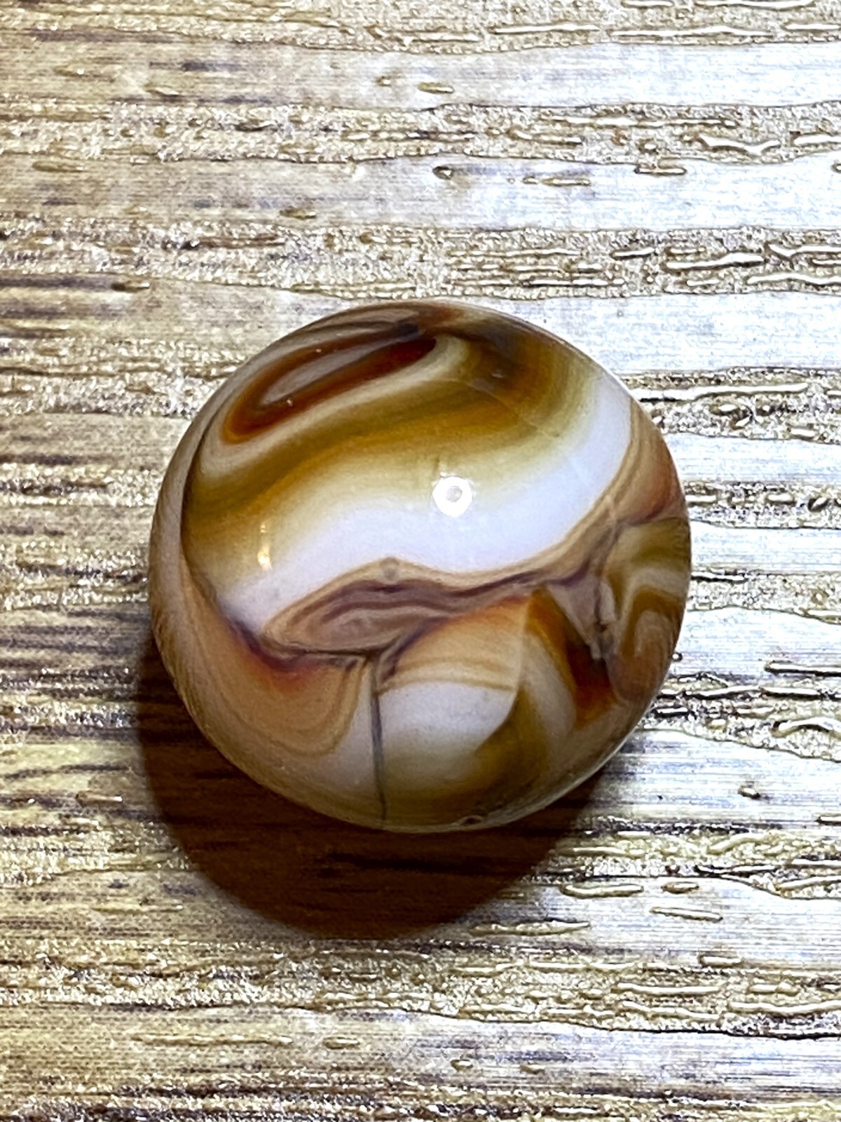 OLDER CHAMPION AGATE OPAQUE BASE WHITE BASE SWIRL NM+/- .60″ M256