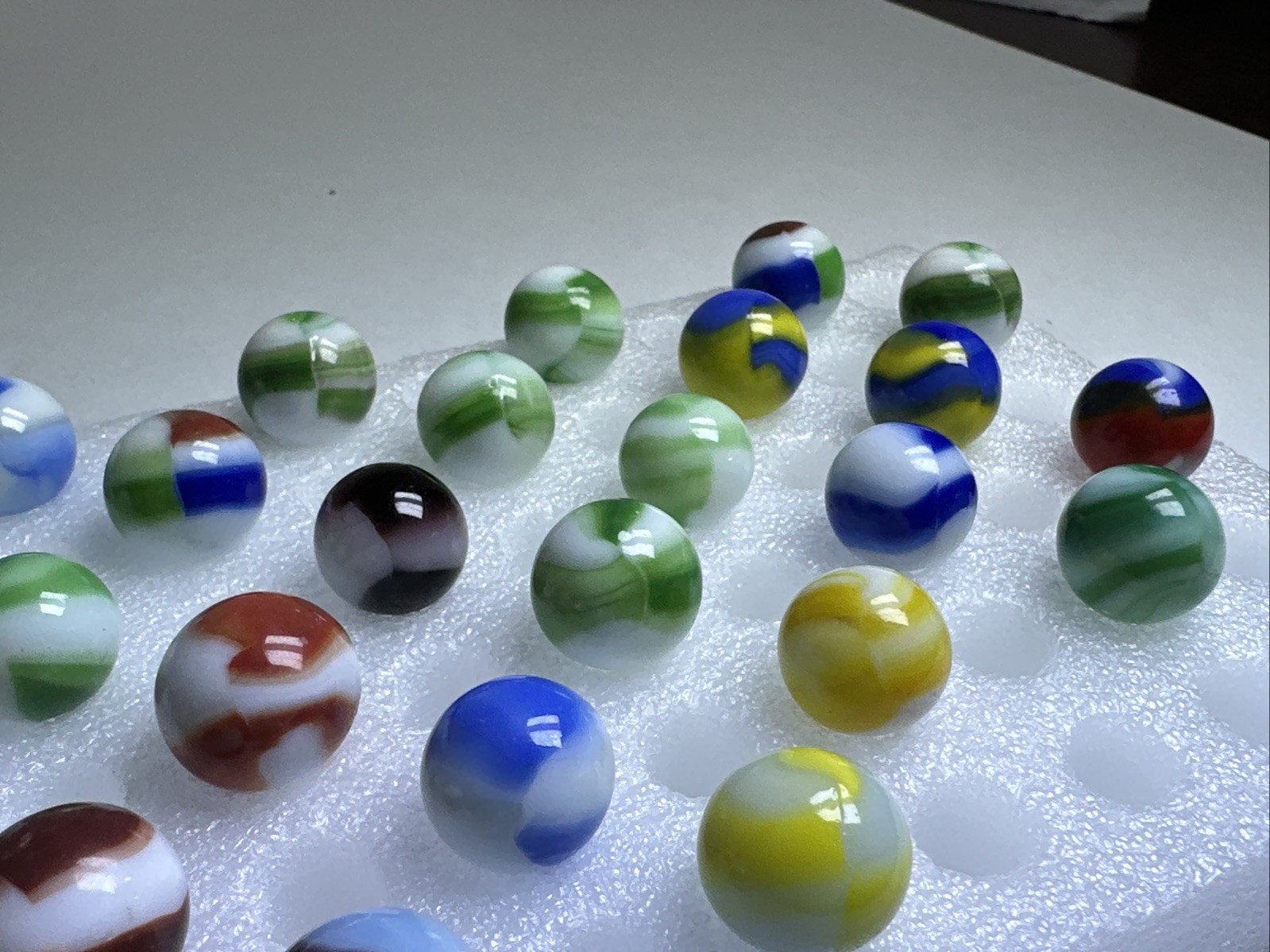 334 Lot Of 27 Vintage Marble King Rainbo Marbles!