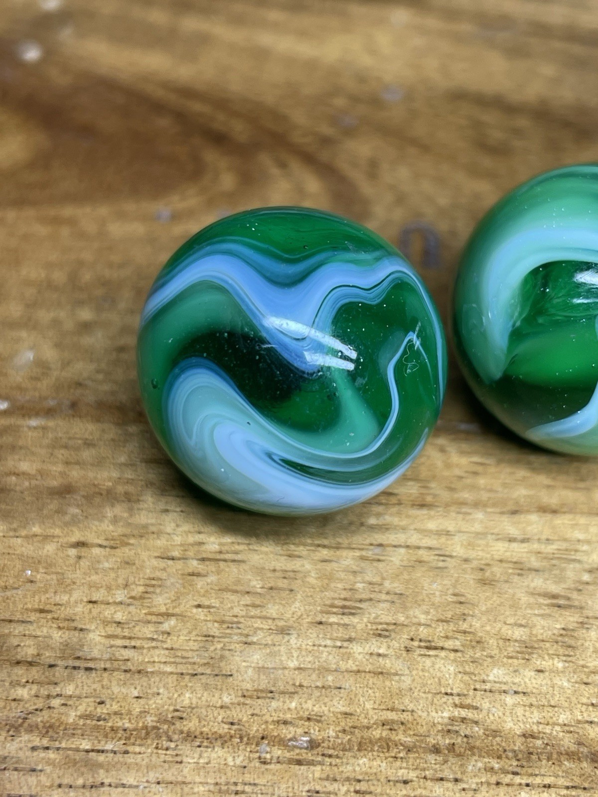 Cool Akro Agate Slag Lot Of 3 Green And White Marbles