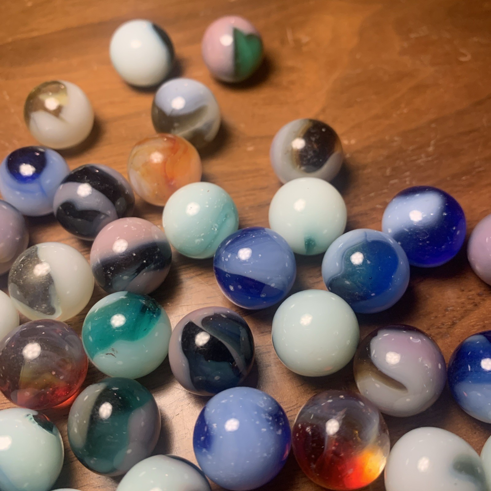 Lot Of 50 Vintage Marbles Jar Some Are Uv Glow Uranium Shooters Various Sizes
