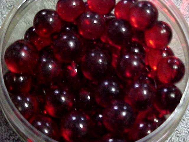 200 CHAMPION 5/8″ (+or -) CRANBERRY TRANSPARENT MARBLES $19.98 !!