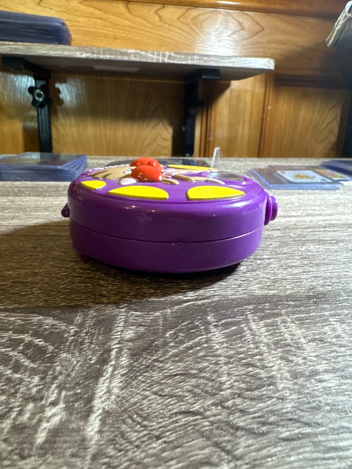 Pokemon Hitmonchan Marble Shooter Case with 8 Marbles 1999 Toy