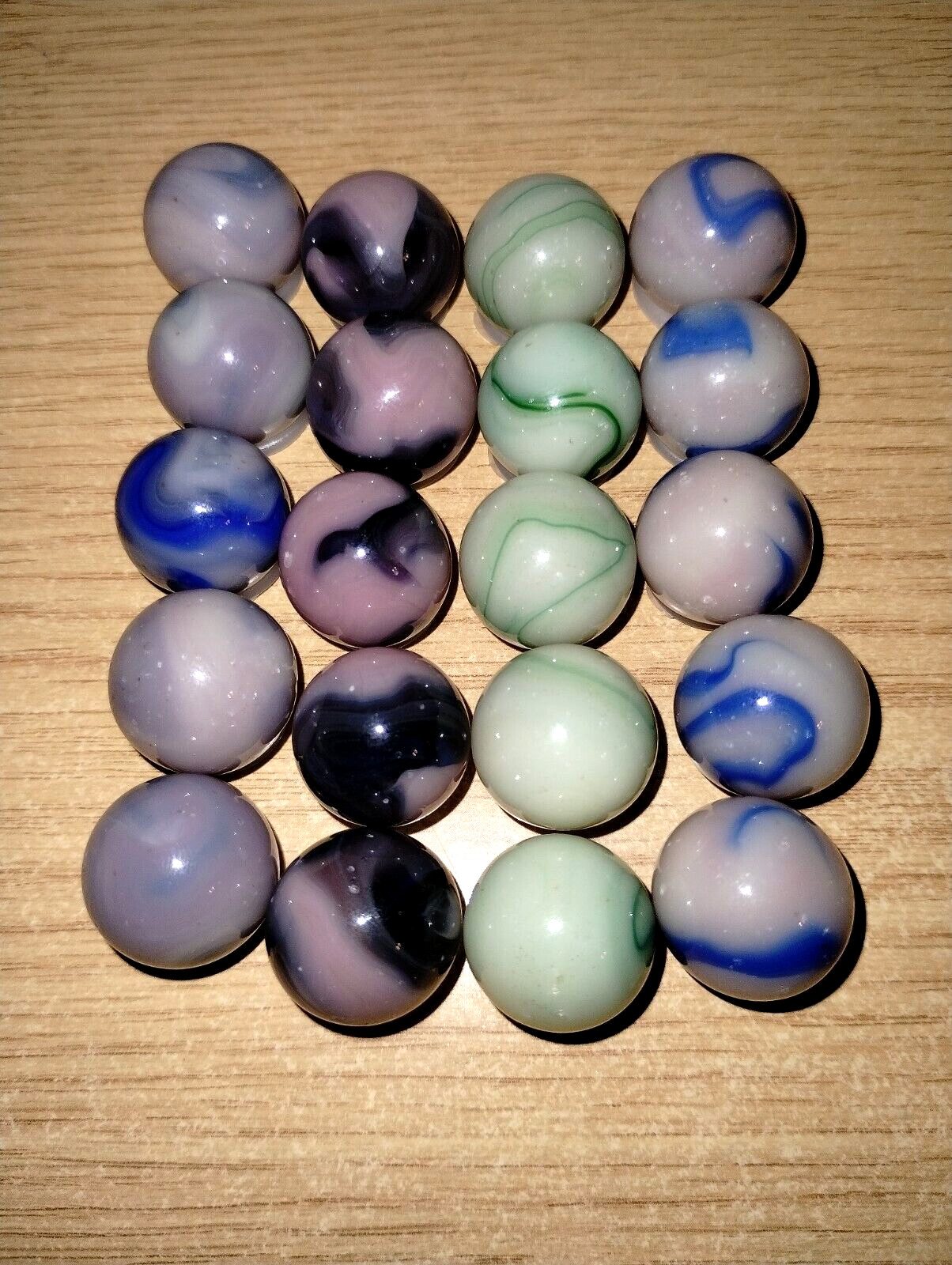 Jabo 20 Florescent Burmese Ultraviolet UV Reactive Fenton Uranium Glass Marbles