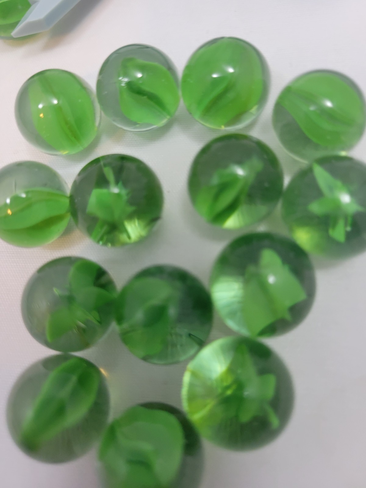 Vintage 6 Vein Cat’s Eye Marbles 5/8 diam. Near Mint Condition Lot 14 Green