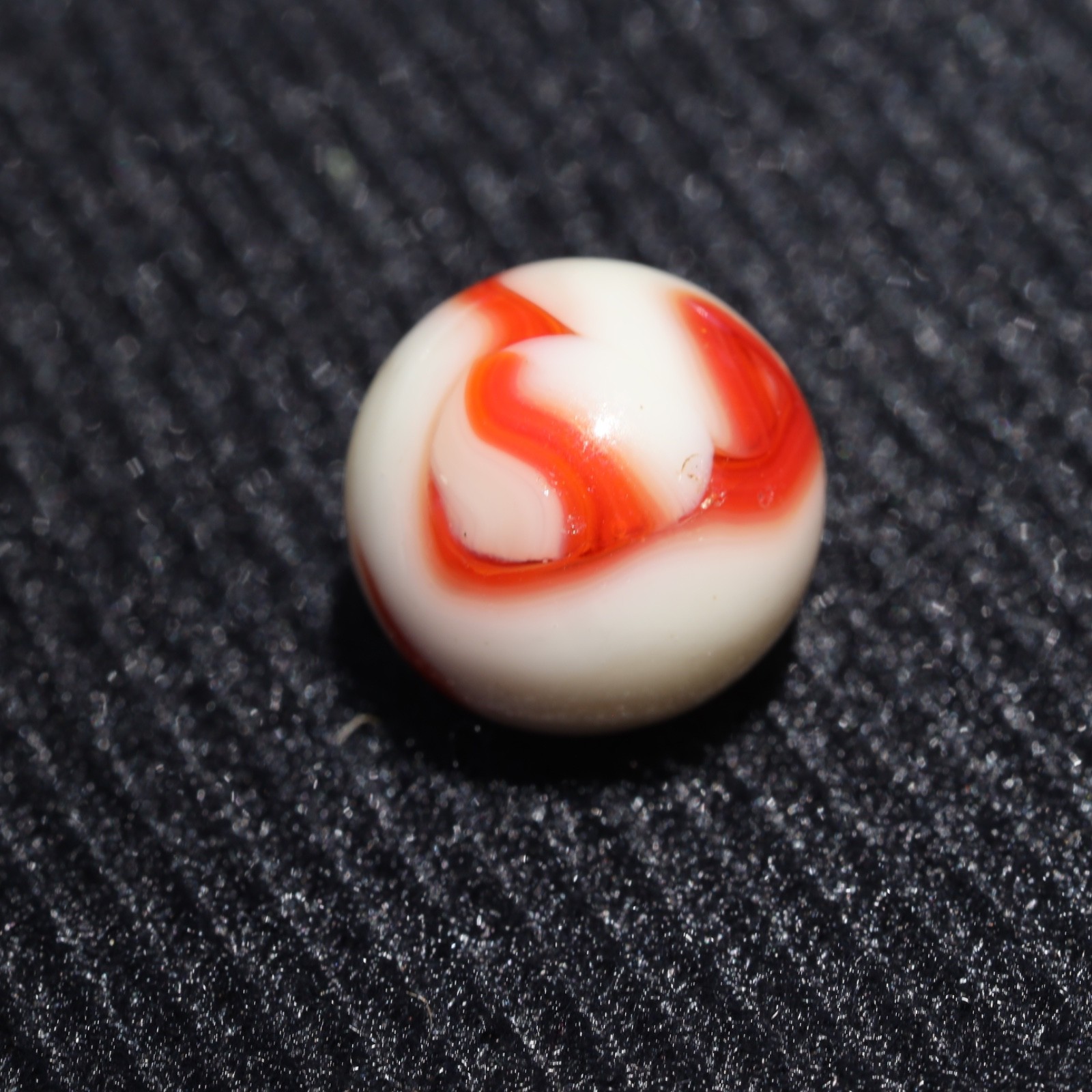 ALLEY RED White WV West Virginia Swirl Marble MIB M- Combined Shipping