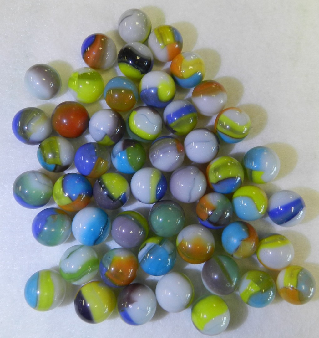 #20895m Nice Vintage Group of 30 Vitro Agate Marbles .60 to .62 Inches