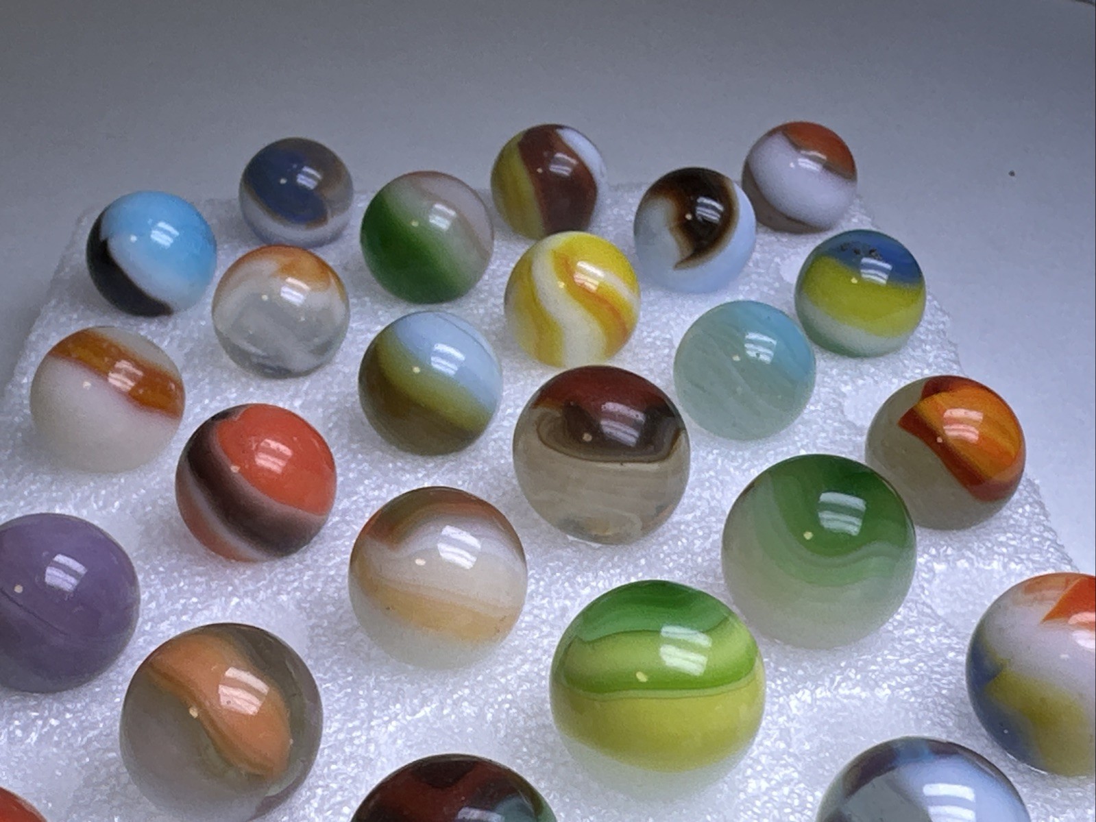 273 Awesome Mixed Lot Of 30 Vintage Vitro Agate Marbles!
