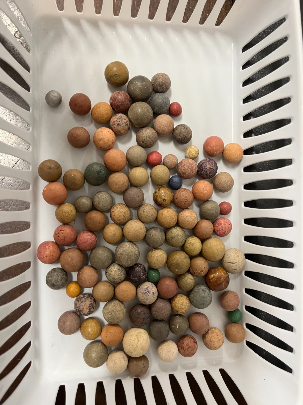 100 ANTIQUE VINTAGE CLAY MARBLES LOT (MULTI COLORED, IRREGULAR SHAPES) 10.66 OZ